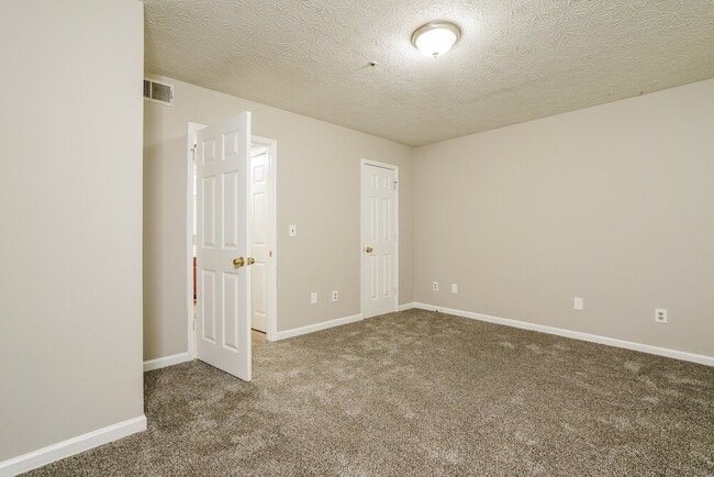 Building Photo - 2318 Wellington Cir