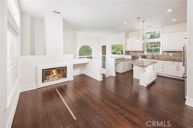 Building Photo - 225 Montana Del Lago Dr