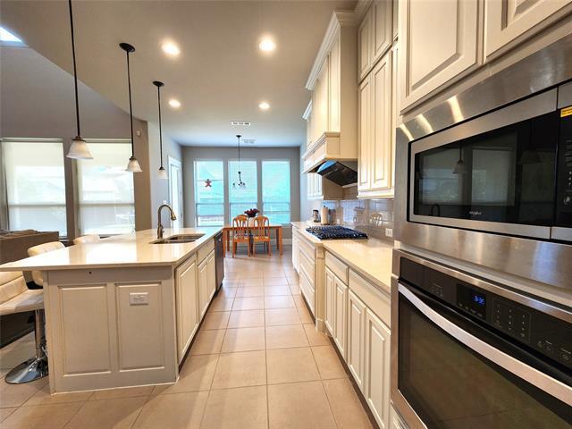 Building Photo - 7163 Split Rein Rd