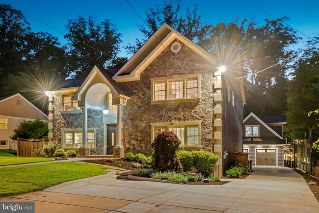 Building Photo - 6005 Selvyn Rd