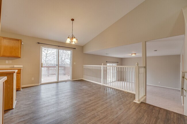 Building Photo - Spacious 3 bed, 2.5 bath home located in Wellington, CO