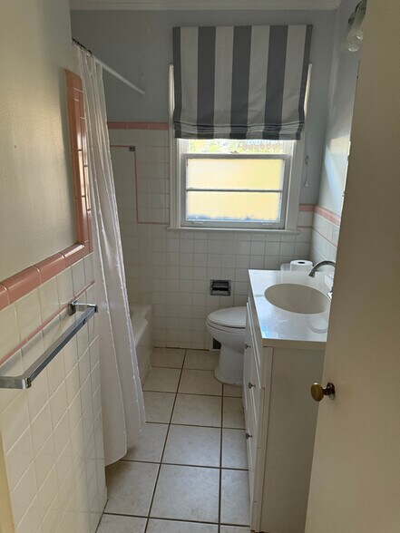 Building Photo - 3896 Park Ave