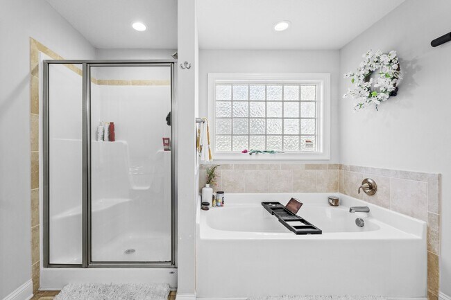 Building Photo - 326 Aquamarine Cir