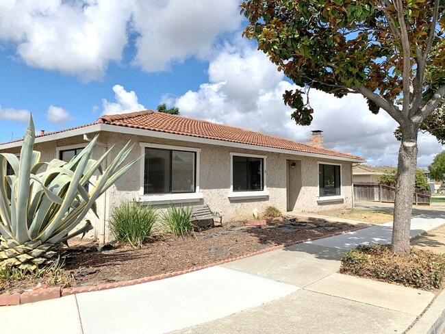 Primary Photo - 1590 Cembellin Dr