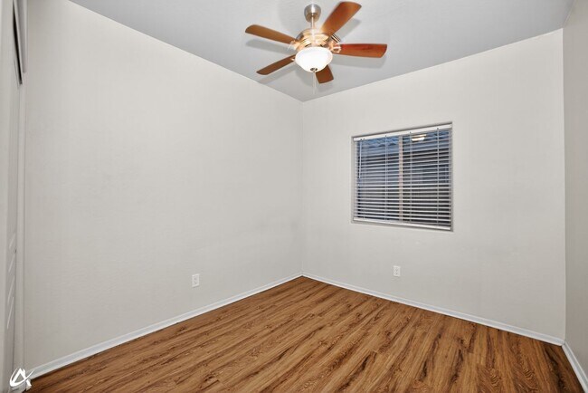 Building Photo - 2523 S 41st Ave
