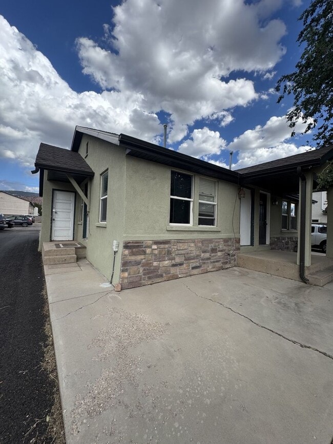 Building Photo - 444 N 400 W