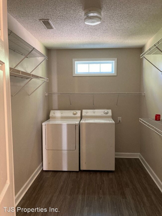 Building Photo - 2 br, 2 bath House - 3808 Elizabeth Avenue