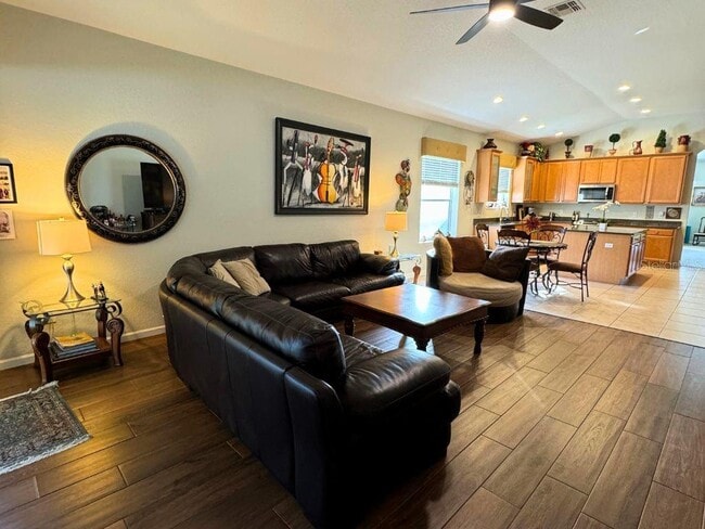 Building Photo - 2900 Columbus Ave