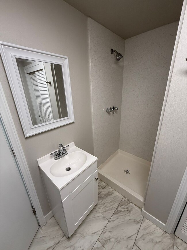 Building Photo - 1332 SW 8th Ave