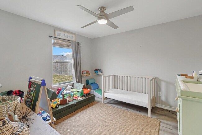 Building Photo - 5725 Ventura Ln