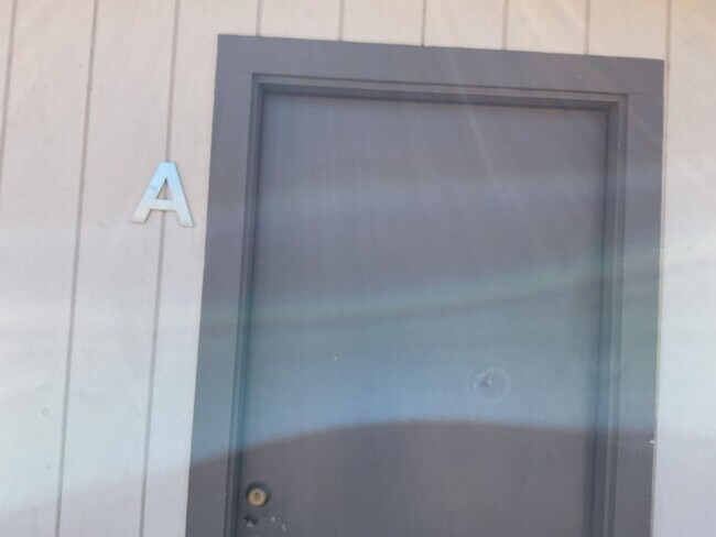Building Photo - 5519 Paloma Ave