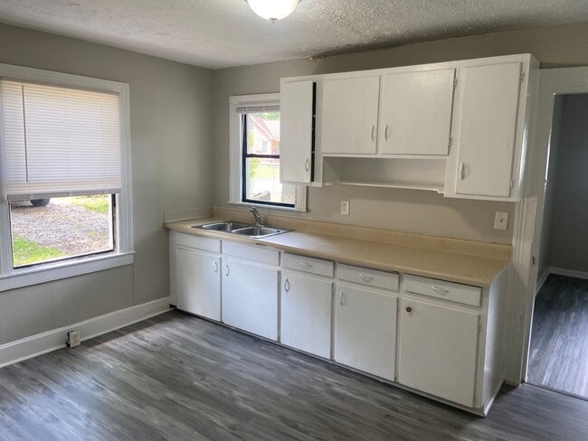 Building Photo - **ON HOLD**Near Ft. Benning/Columbus, GA 3...