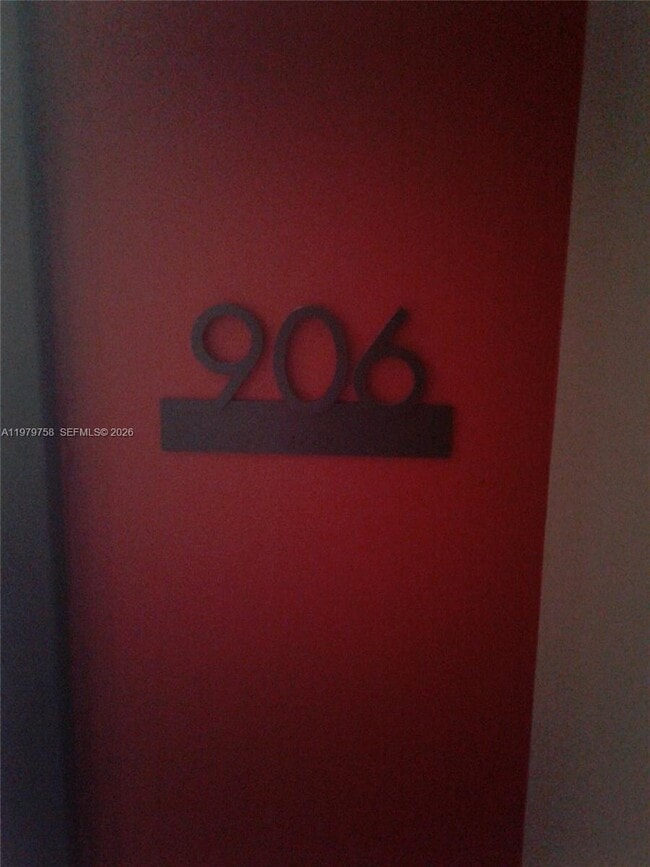 Building Photo - 151 SE 1st St