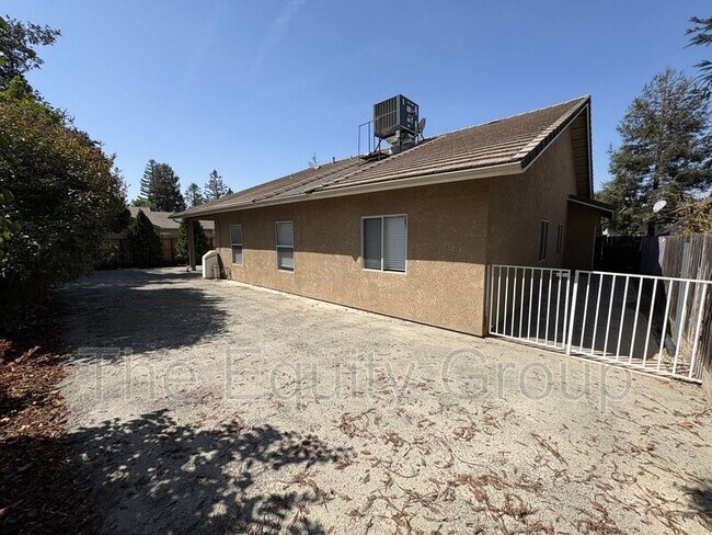 Building Photo - 1106 N Crenshaw St