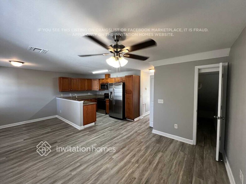 Building Photo - 102 Carol Susan Ln