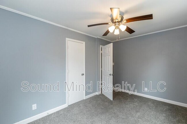 Building Photo - 1729 Dallas St