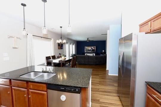 Building Photo - 3260 Matthews Dr