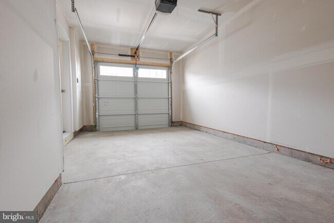 Building Photo - 25 Nymph Rd