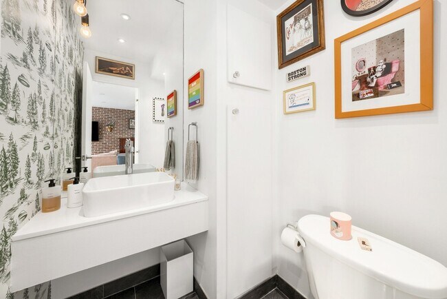 Building Photo - 165 Elizabeth St