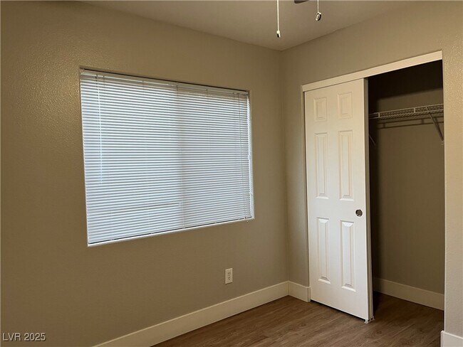 Building Photo - 5027 W Eldorado Ln