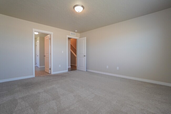 Building Photo - 3067 N Greengate Wy