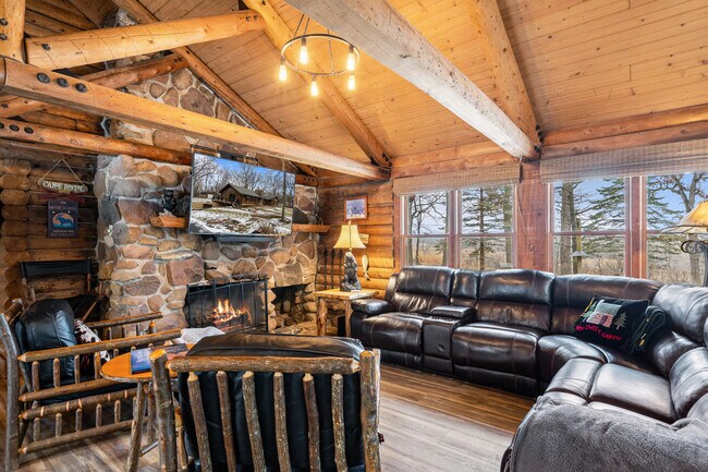 Building Photo - N1508 Wildwood Rd