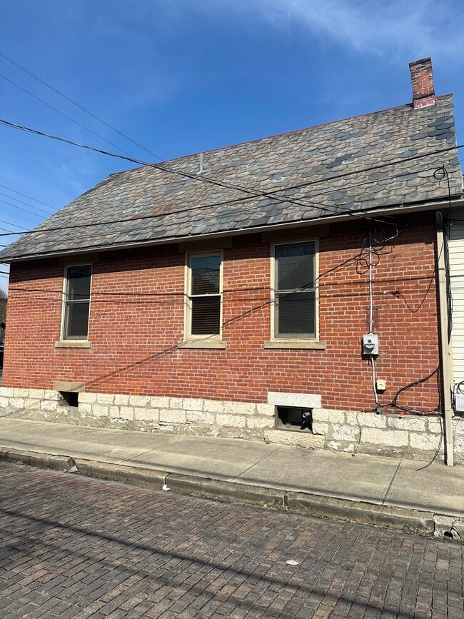 Building Photo - 534 S Pearl St