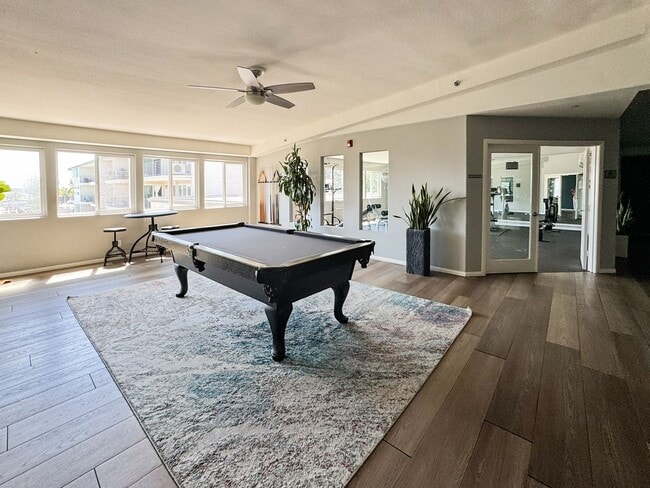 Building Photo - Beautiful Furnished 1 Bedroom, 1.5 Bath Condo with Harbor Views - Flexible Lease!