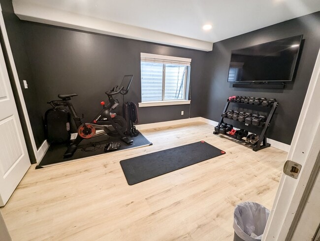 Building Photo - 5 Bedroom/3.5 Bathroom House in Lehi