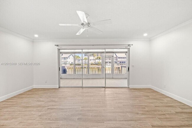 Building Photo - 4949 N Hwy A1A
