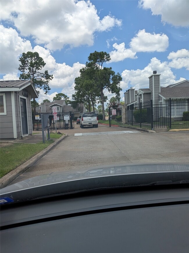 Building Photo - 12214 Bob White Dr