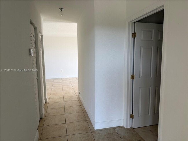 Building Photo - 107 Mendoza Ave
