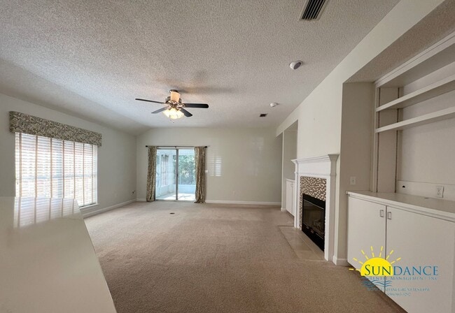 Building Photo - 451 Forest Glen Pl