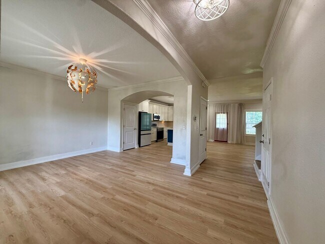 Building Photo - Newer-build Norfolk Home on Corner Lot