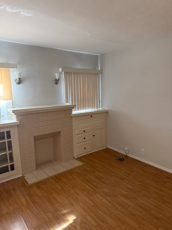 Building Photo - 631 E Cypress Ave