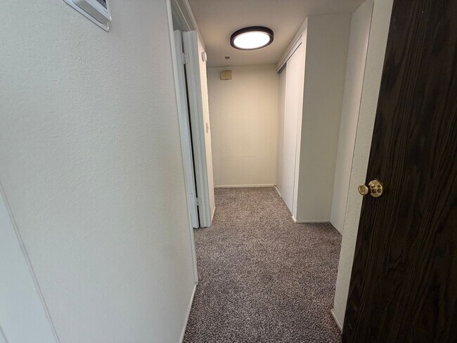 Building Photo - Welcome to this beautifully renovated 2-bedroom, 1-bath home in the desirable Foothill Oaks!