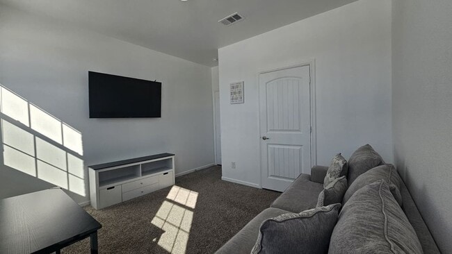 Building Photo - 6906 Brisco Rd