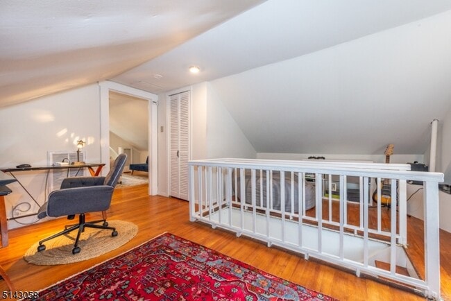 Building Photo - 276 Bay Ave