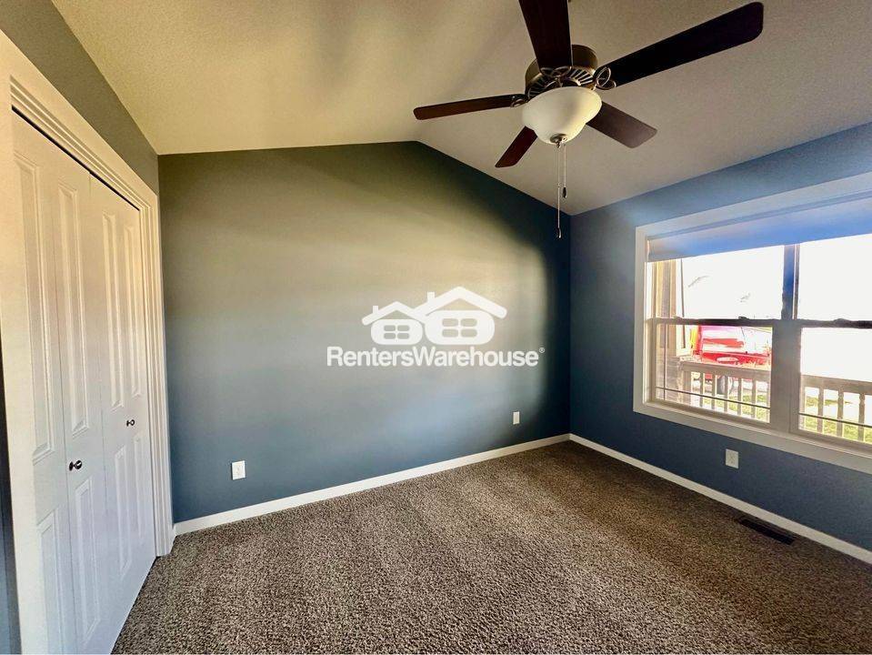 Building Photo - 9664 Alderwood Dr