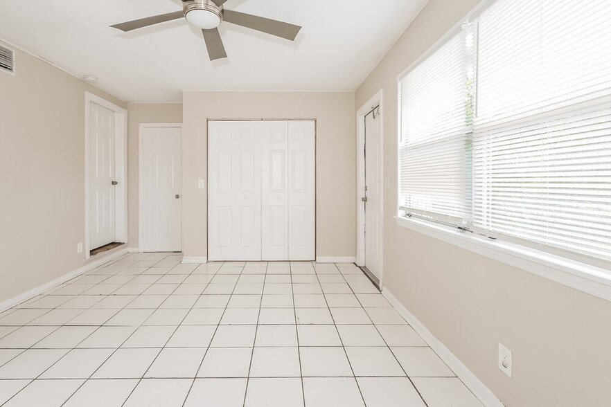 Building Photo - 532 S K St