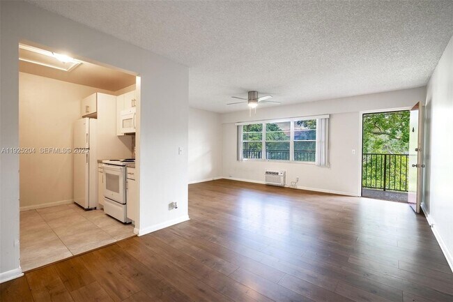 Building Photo - 100 SW 132nd Way