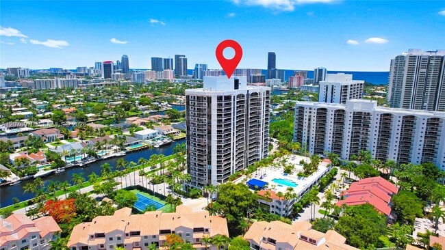 Building Photo - 3600 Yacht Club Dr