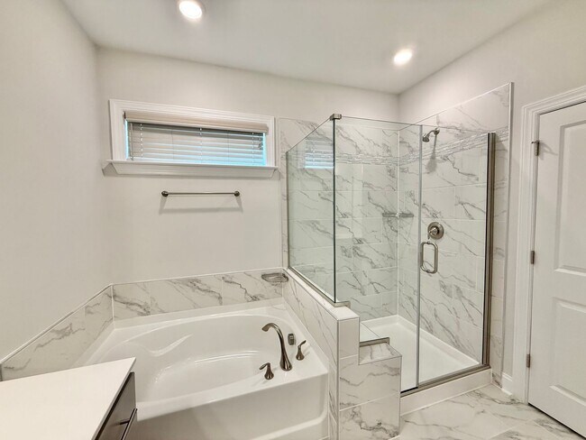 Building Photo - Stunning 5BD, 3BA Raleigh Home Within the ...