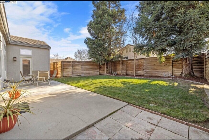 Building Photo - 3220 Humberton Pl