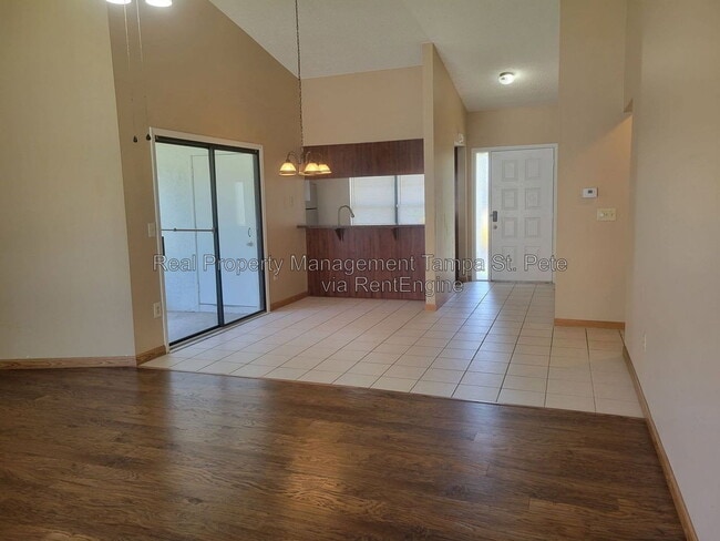 Building Photo - 2024 Sheffield Ct