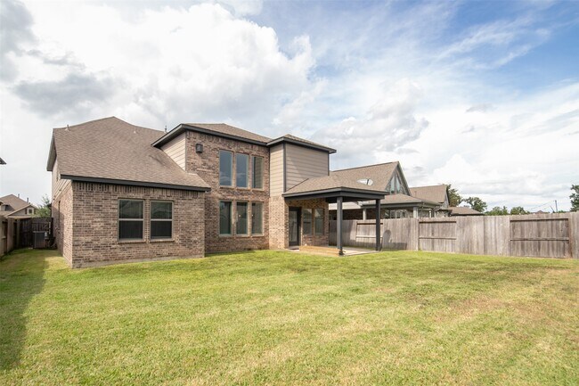 Building Photo - 8930 Emerald Cane Dr