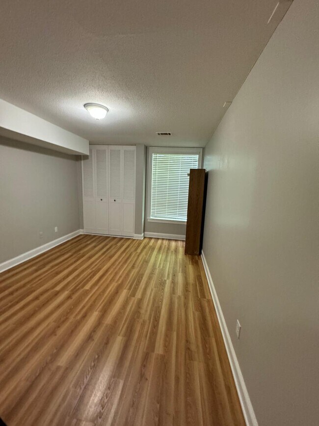 Building Photo - 38K Shrewsbury Green Dr