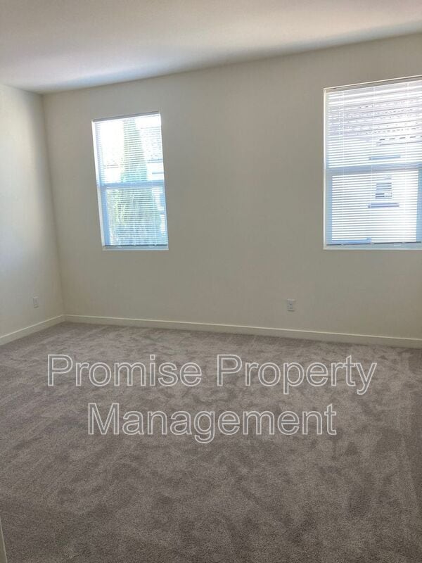 Building Photo - 4140 Sitio Cielo