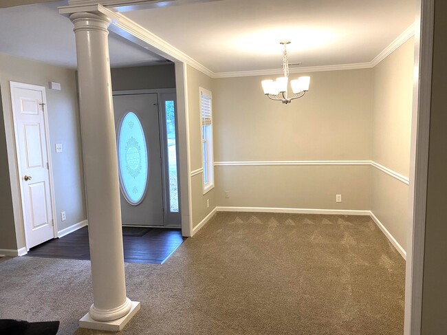 Building Photo - 1945 Grayson Oaks Ct