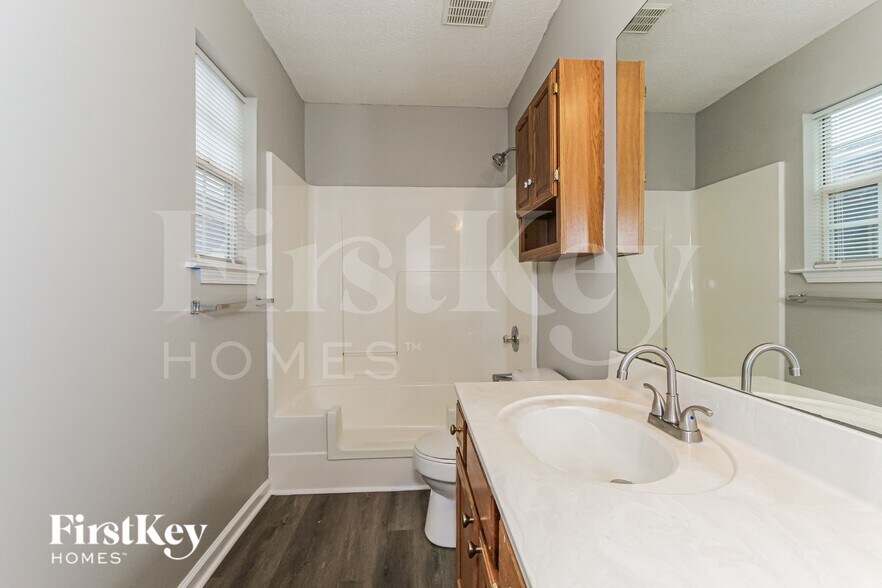 Building Photo - 2004 Plantation Pkwy